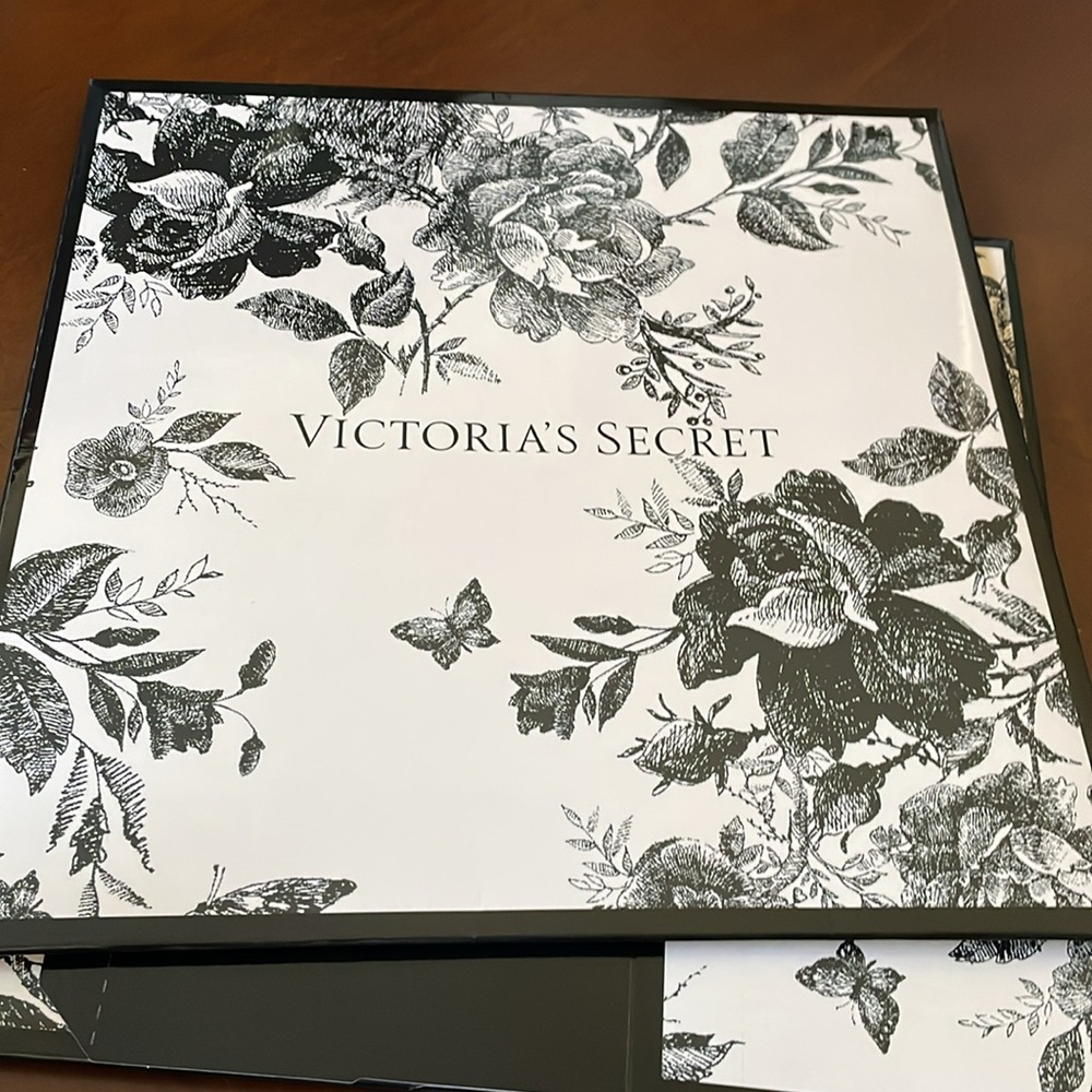New Victorias Secret Limited Edition Floral Gift Box Large Size 12x12 - Picture 2 of 6